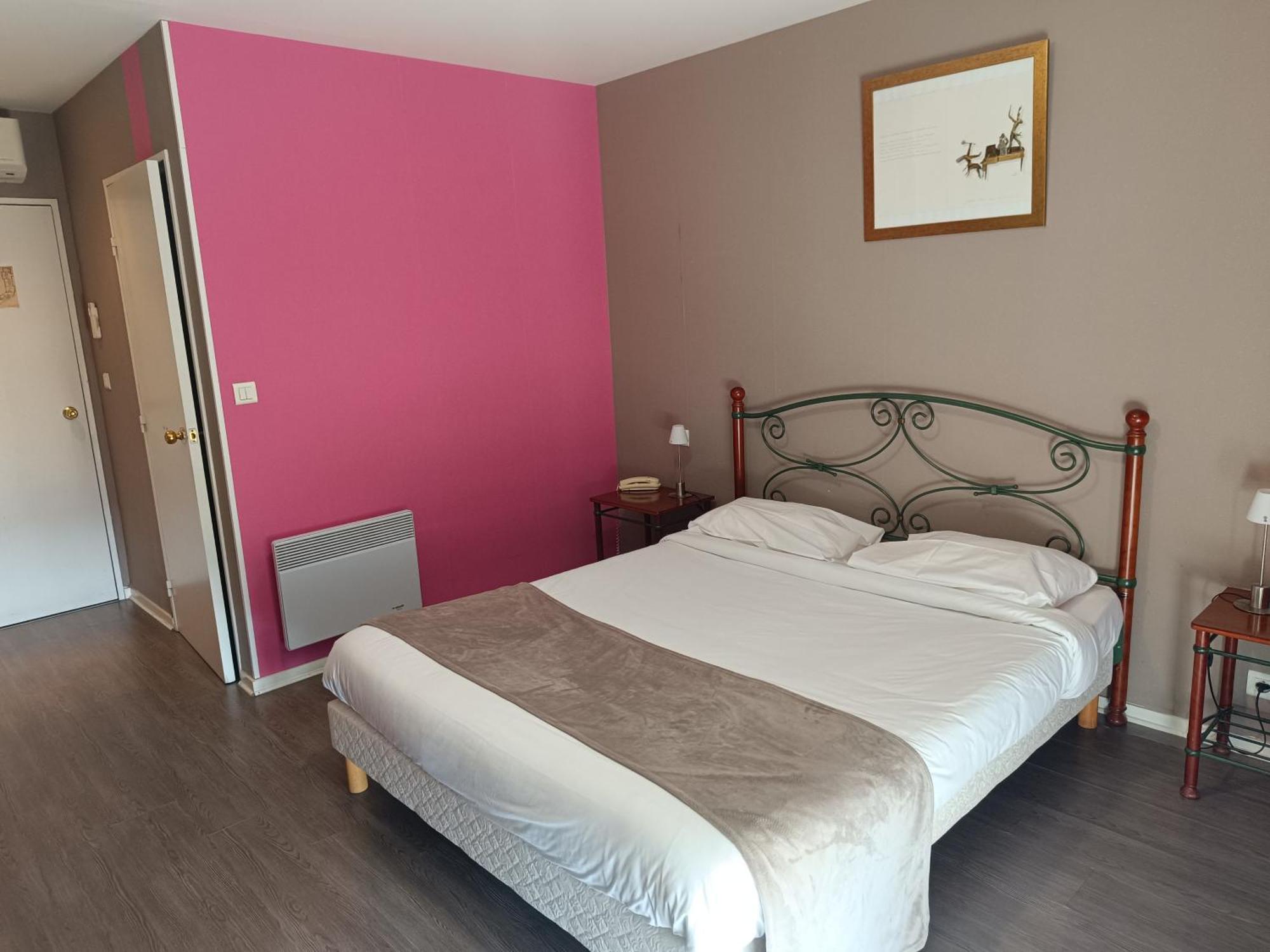 Saint-Pierre-Lafeuille Logis Hotel La Bergerie Hotel 3 Etoiles Restaurant Savoureux מראה חיצוני תמונה